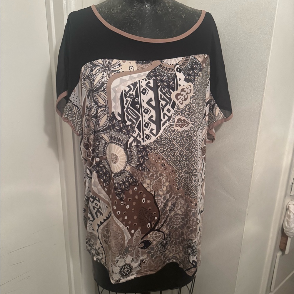 MOA USA Black and Beige Patterned Short Sleeve Top
